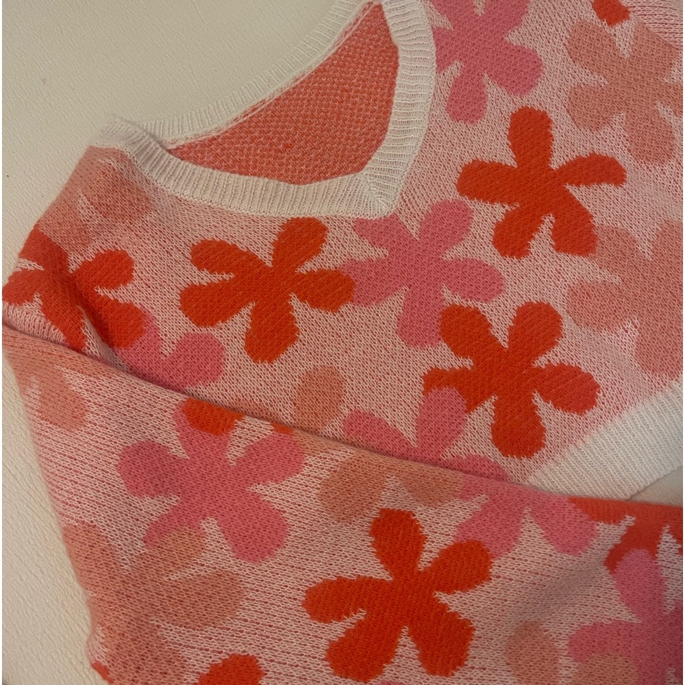 Pink/red cropped sweater 
SHEIN, size small, never worn